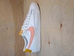 Nike Blazer Low LE "Summit White Pink Quartz" Sneakers